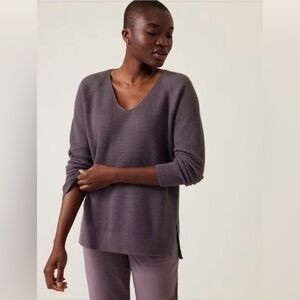 Athleta Hanover V-Neck Sweater Merino Blend Shasta Purple sz M
